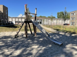 Torn med rutschkana 180 - bild 5