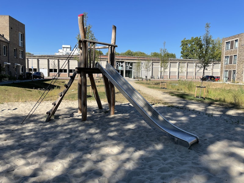 Torn med rutschkana 180 - bild 5