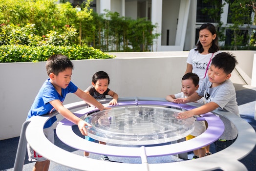 Lekplats med labyrint