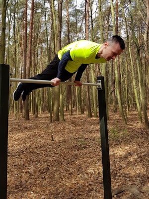 HORIZONTAL BAR