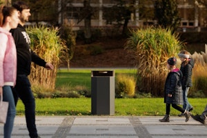 Papperskorg 61 L med askfat - bild 4