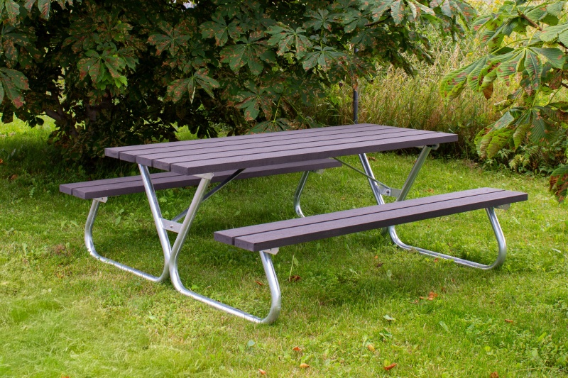 Picknickbord i återvunnen komposit