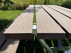 Picknickbord i återvunnen komposit - bild 8