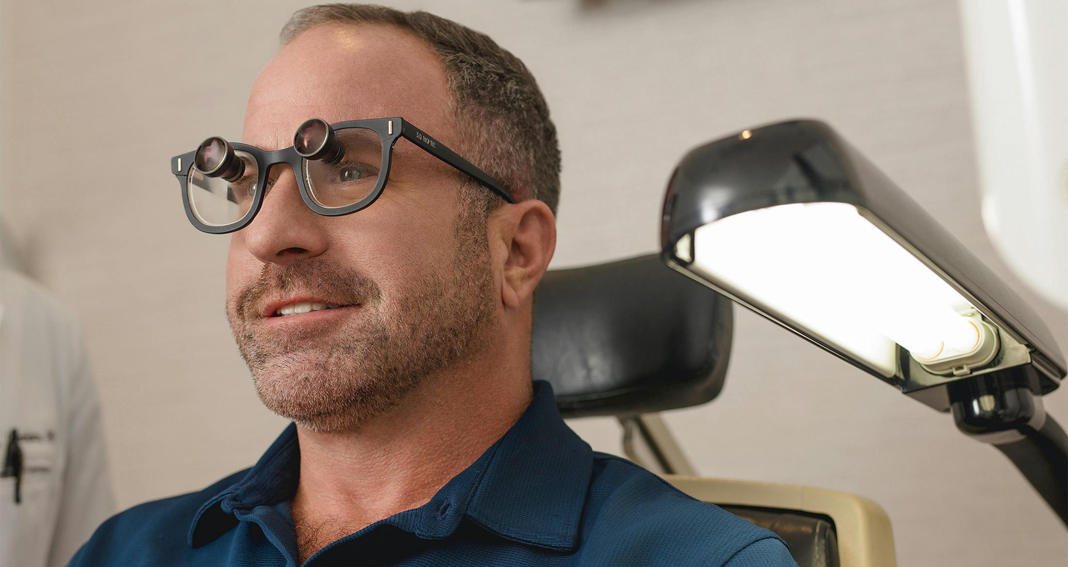 A man testing his eye site