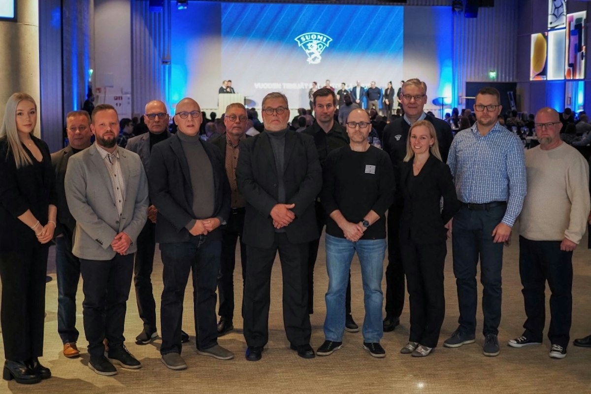Kymi-Saimaan palkittuja Vuoden tekijät -tilaisuudessa Helsingissä.