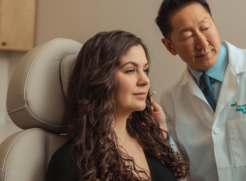 doctor showing a patient her results