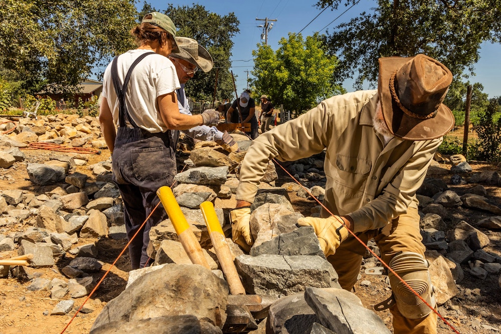 Dry Stone Masonry for Smithsonioan Magazine