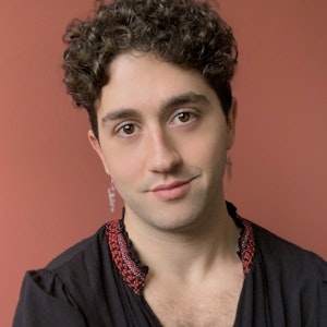 2098506 via Editor1583859472899