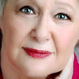Tracy Rosten, headshot via Editor, 7:10:50 PM 11/14/2020