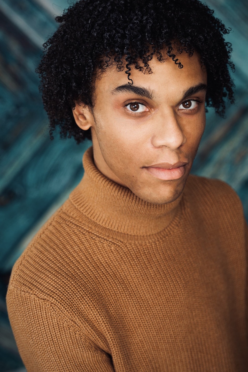 Kavin Moore headshot