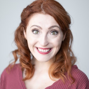 Caitlin Featherstone Headshot