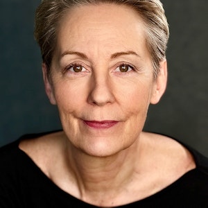 Julia headshot 3/16/2025, 8:08:39 PM