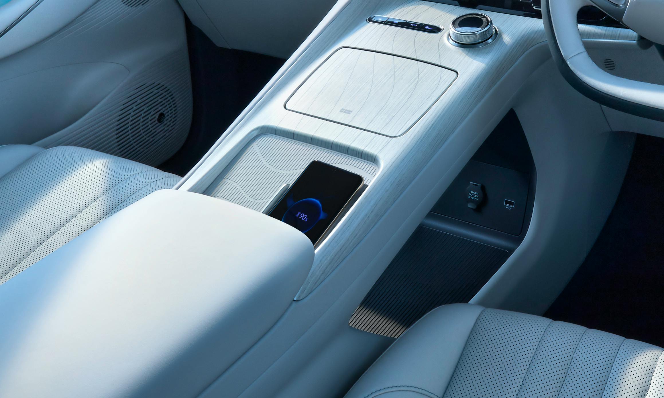 Geely EX5 Fast Wireless Phone Charging