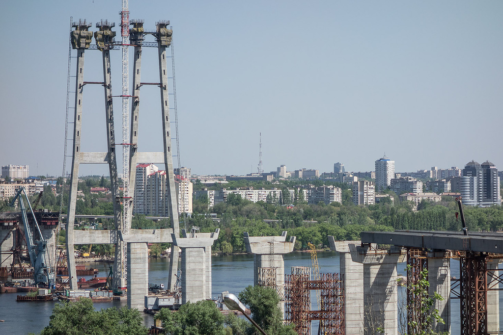 Запоріжжя, автотранспортна магістраль через річку Дніпро