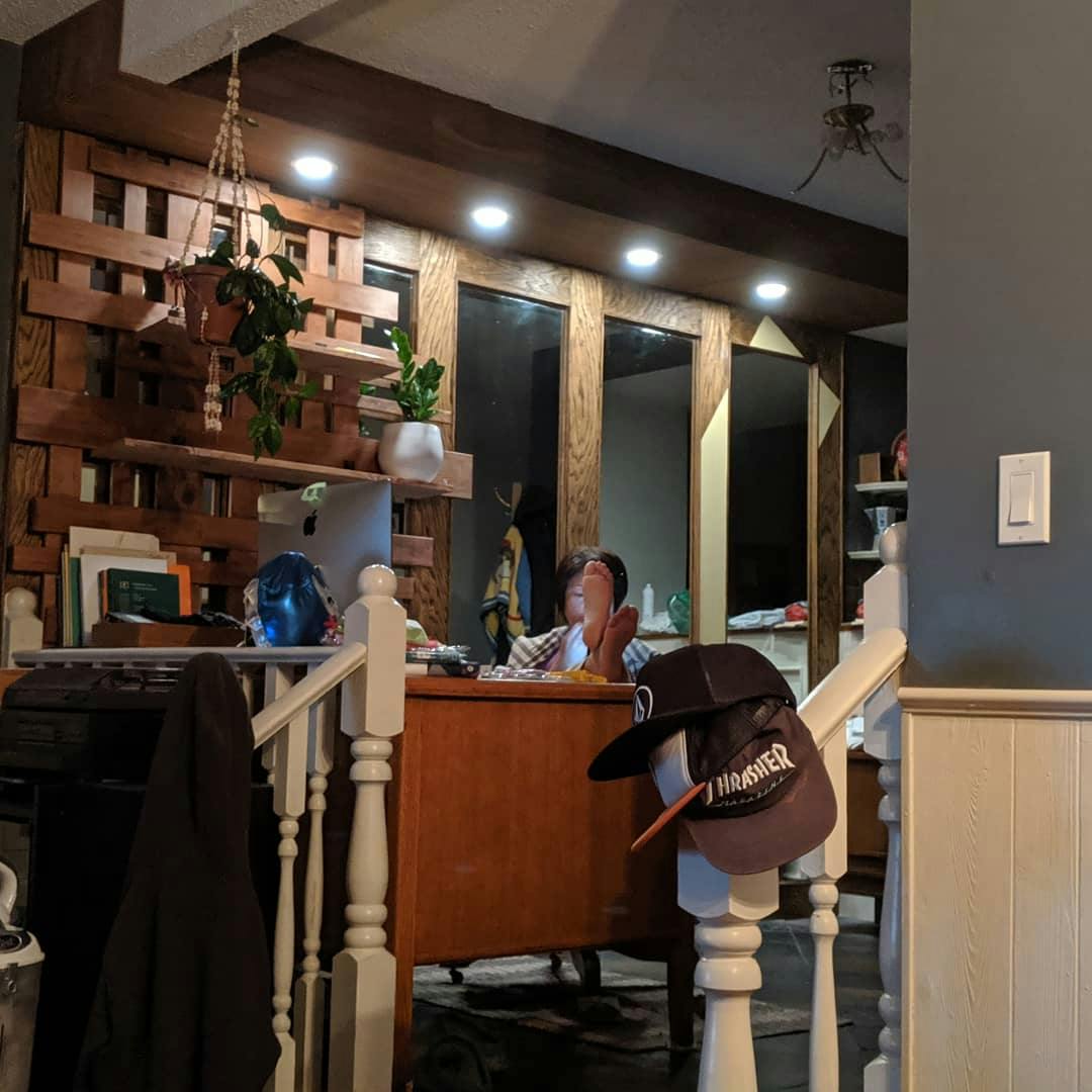Dimmable pot lights add a lot of warmth to the space.