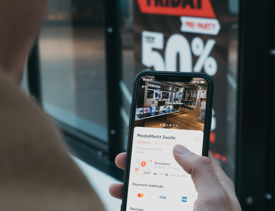 Headless eCommerce CMS