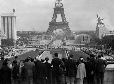 1937, Paris