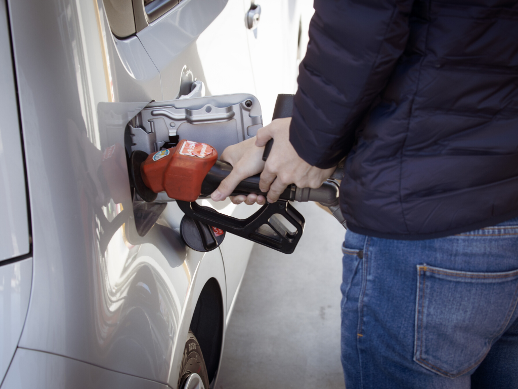 6 formas de ahorrar en gasolina