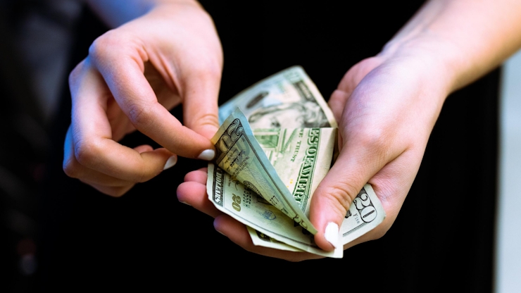 Get Paid Early with the MAJORITY App!