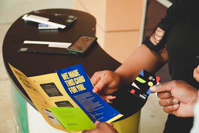 Advisor with card