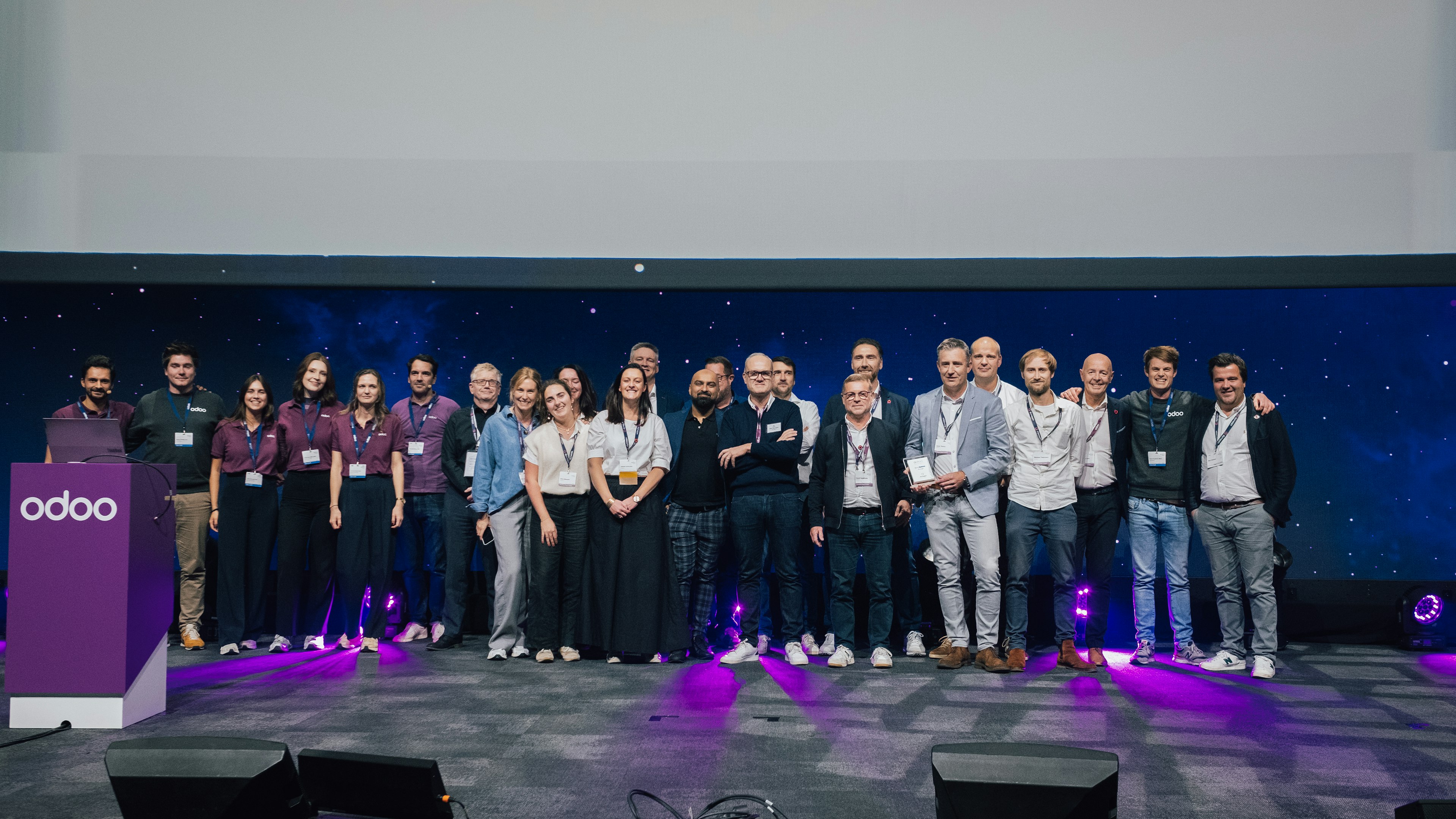 Dynapps team on stage receiving the best partner Europe award