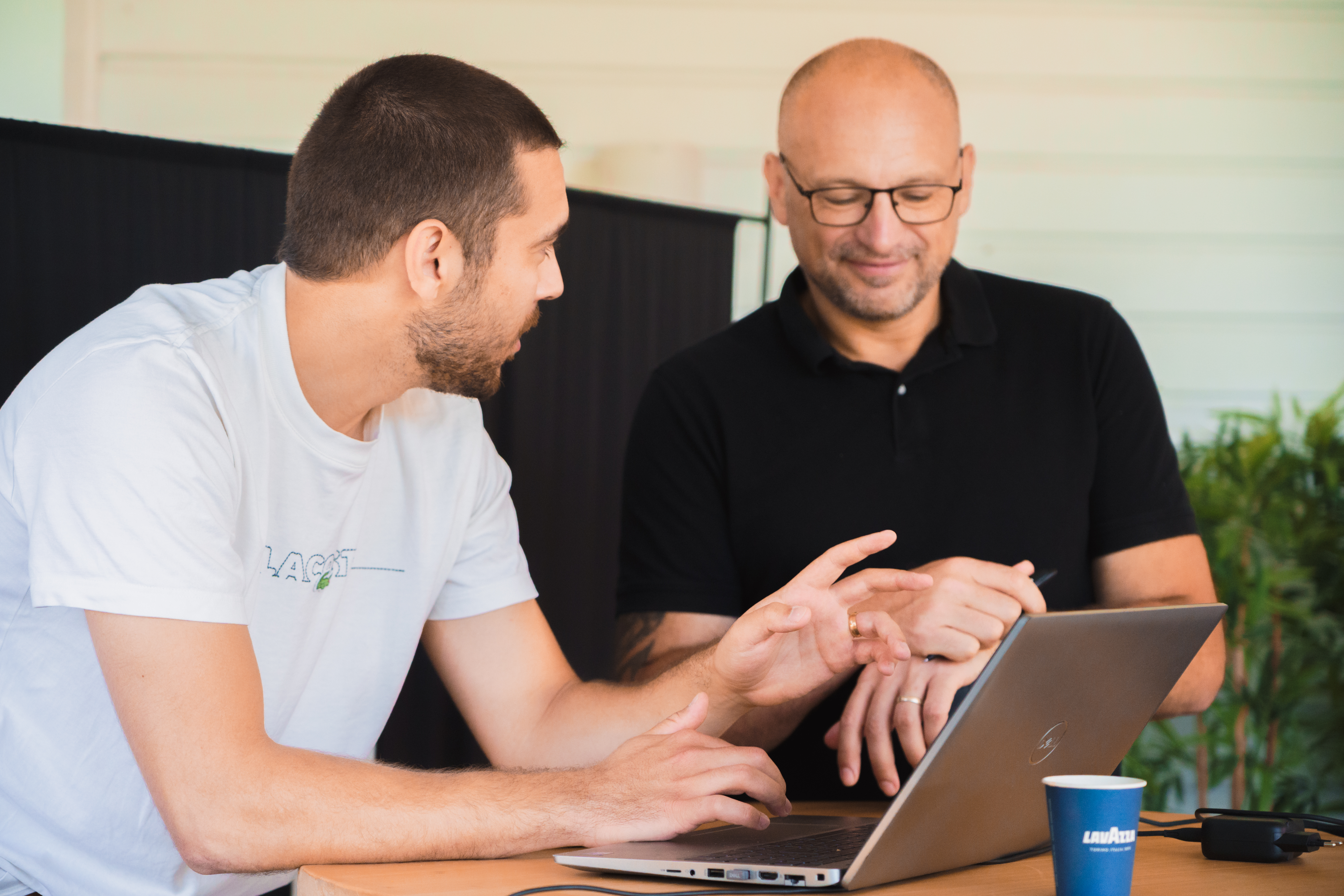 Photo de Sofian et Alex en réunion