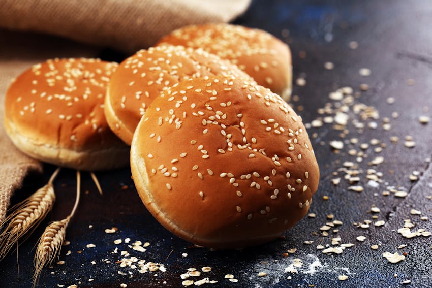 4 sesame seed brioche burger buns 