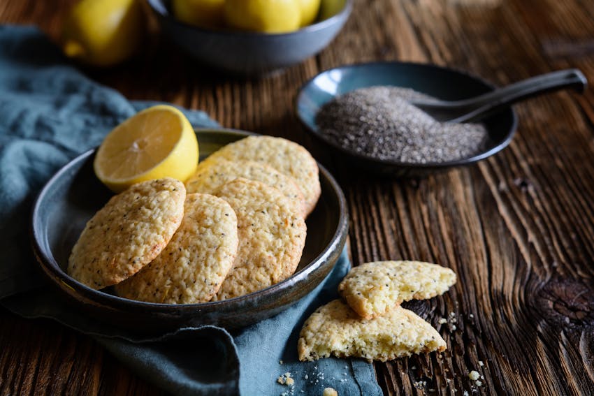 Gin and lemon cookies