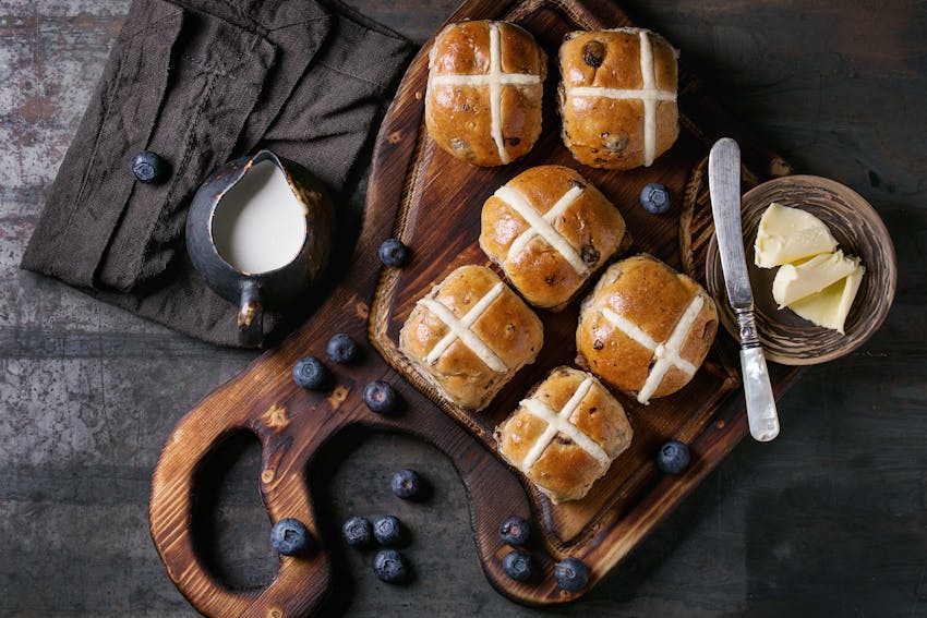 Hot cross buns