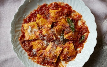 La Tua Pasta Pumpkin Ravioli with Bolognese Sauce Pumpkin Ravioli with Bolognese Sauce