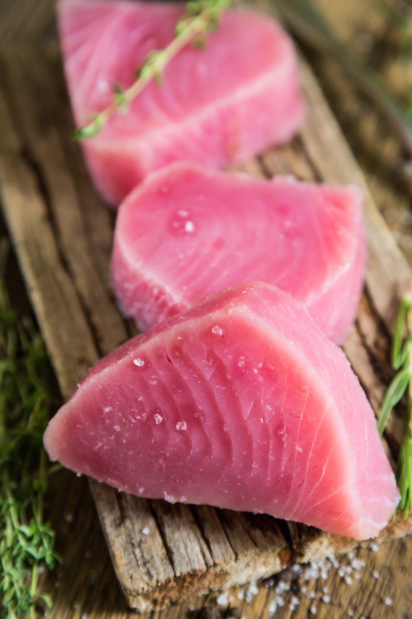 Food Safety Cheat Sheet: Fish and Shellfish Guidance  - raw tuna
