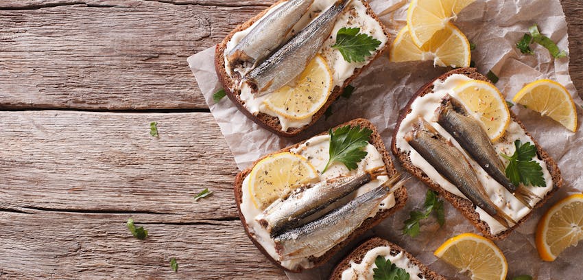 Best summer sandwiches - Sardines and spicy mayo sandwiches