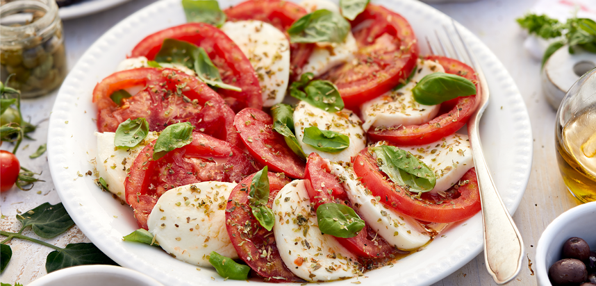 Easy summer starters - Caprese salad Easy summer starters - Caprese salad
