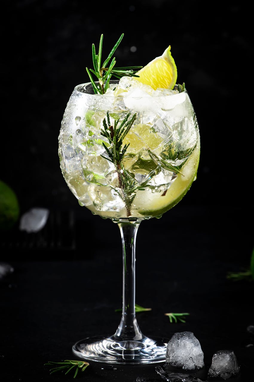 What is gin? GIn in glass
