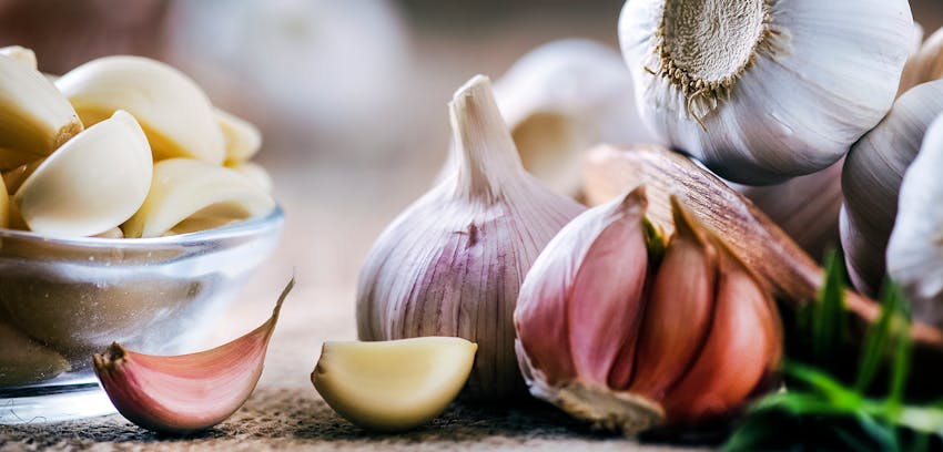 Best detox foods - garlic