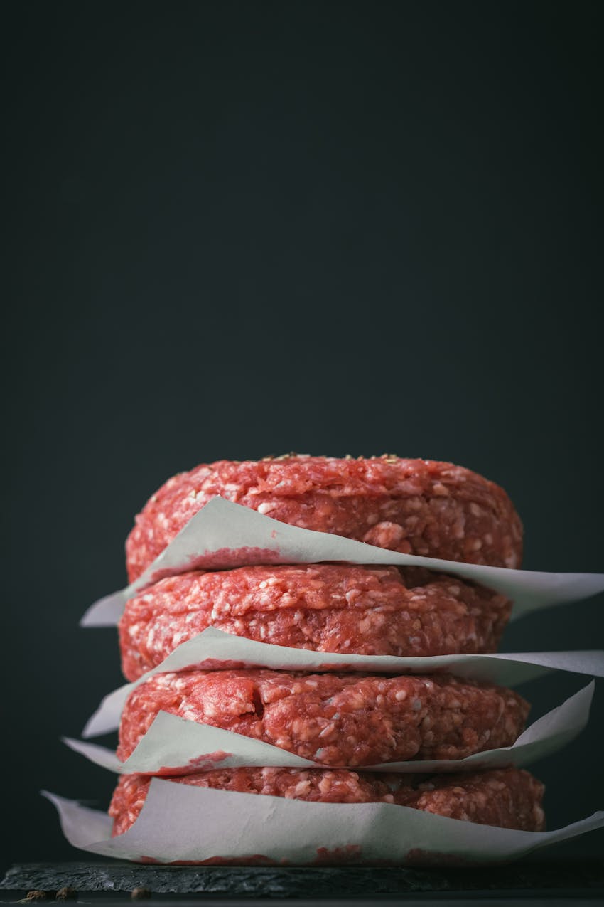 Cooking burgers food safety cheat sheet - raw burger patties