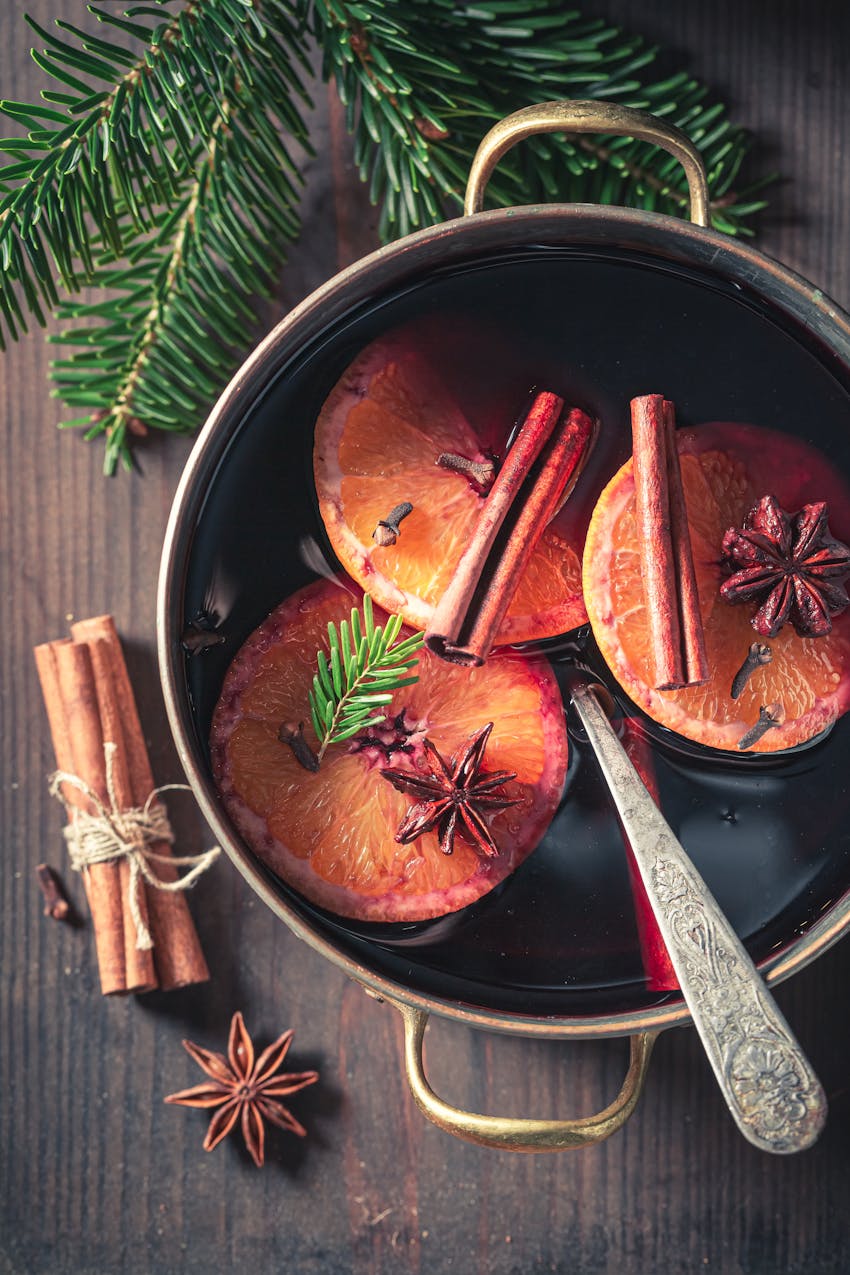 Best autumn drinks - mulling process