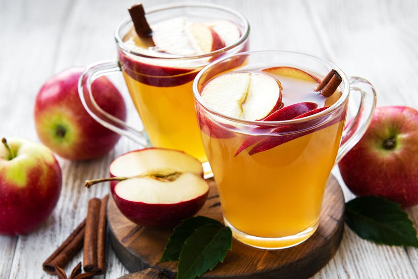 Best autumn drinks - spiced apple tea
