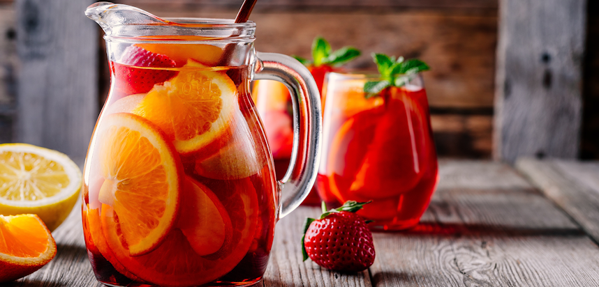 Best food and drink to take to the beach - Sangria Best food and drink to take to the beach - Sangria