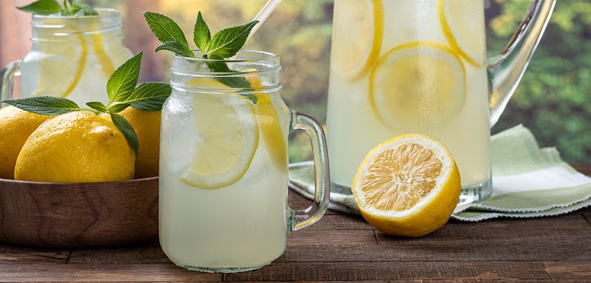 Best food and drink to take to the beach - Lemonade