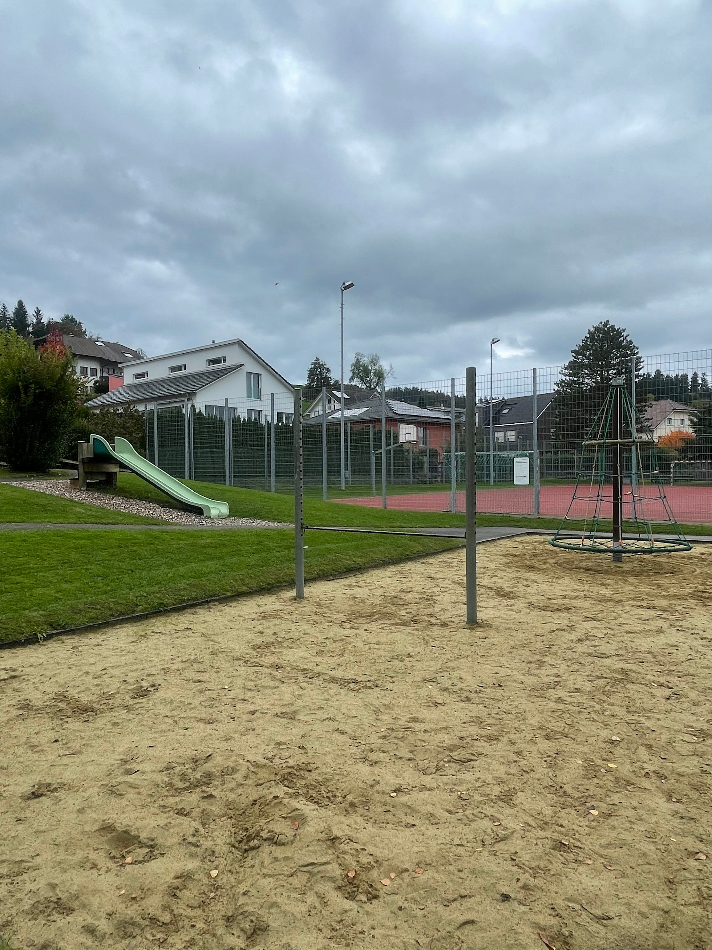 spielplatz-busswil-herbst-2024_1.jpg
