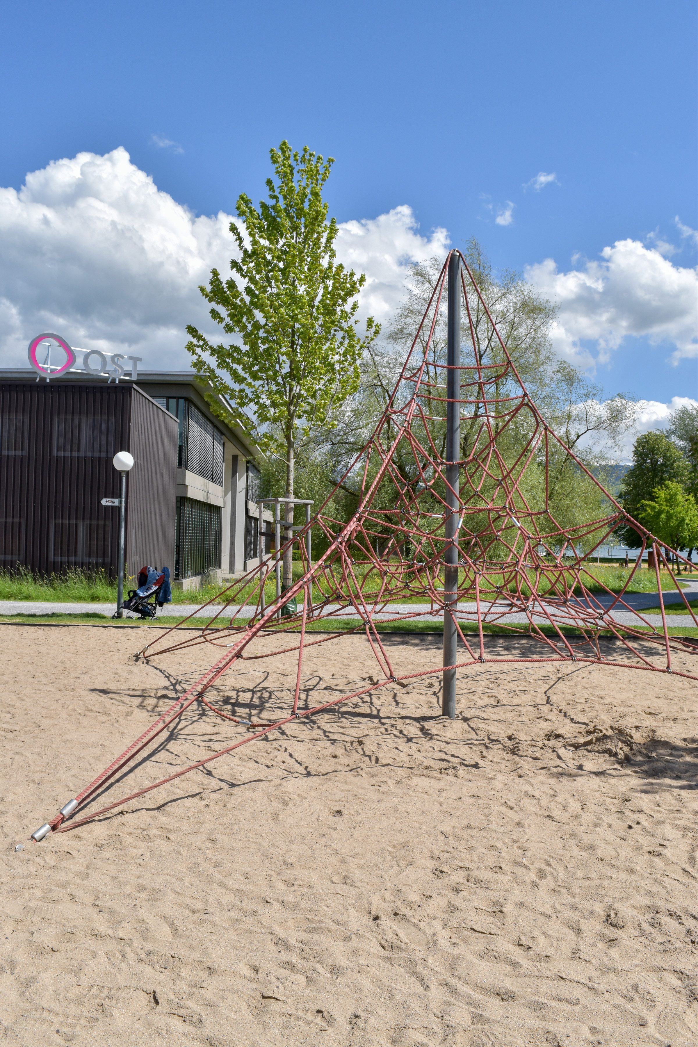 spielplatz-fachhochschule-ost-4.jpg
