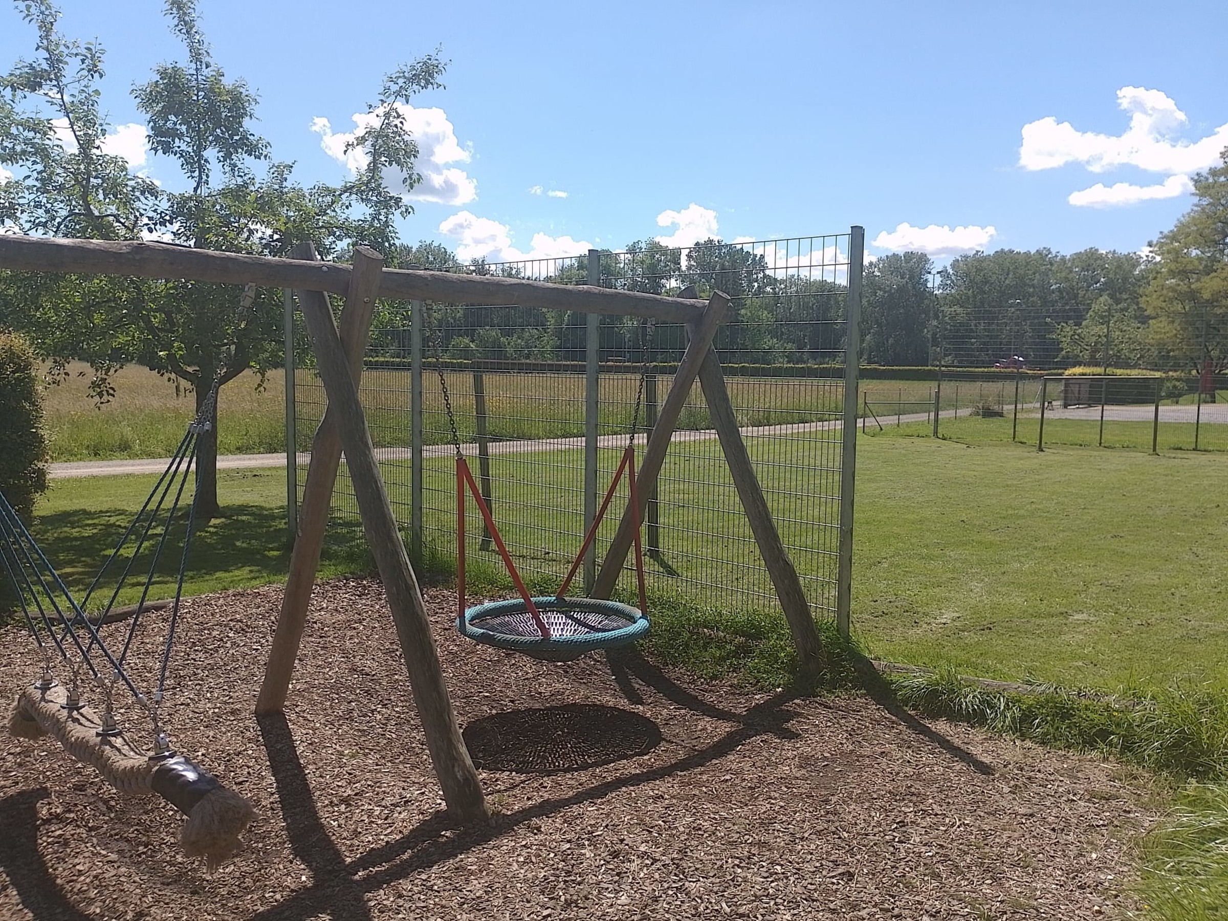 spielplatz_pfyn_03jpg.jpg