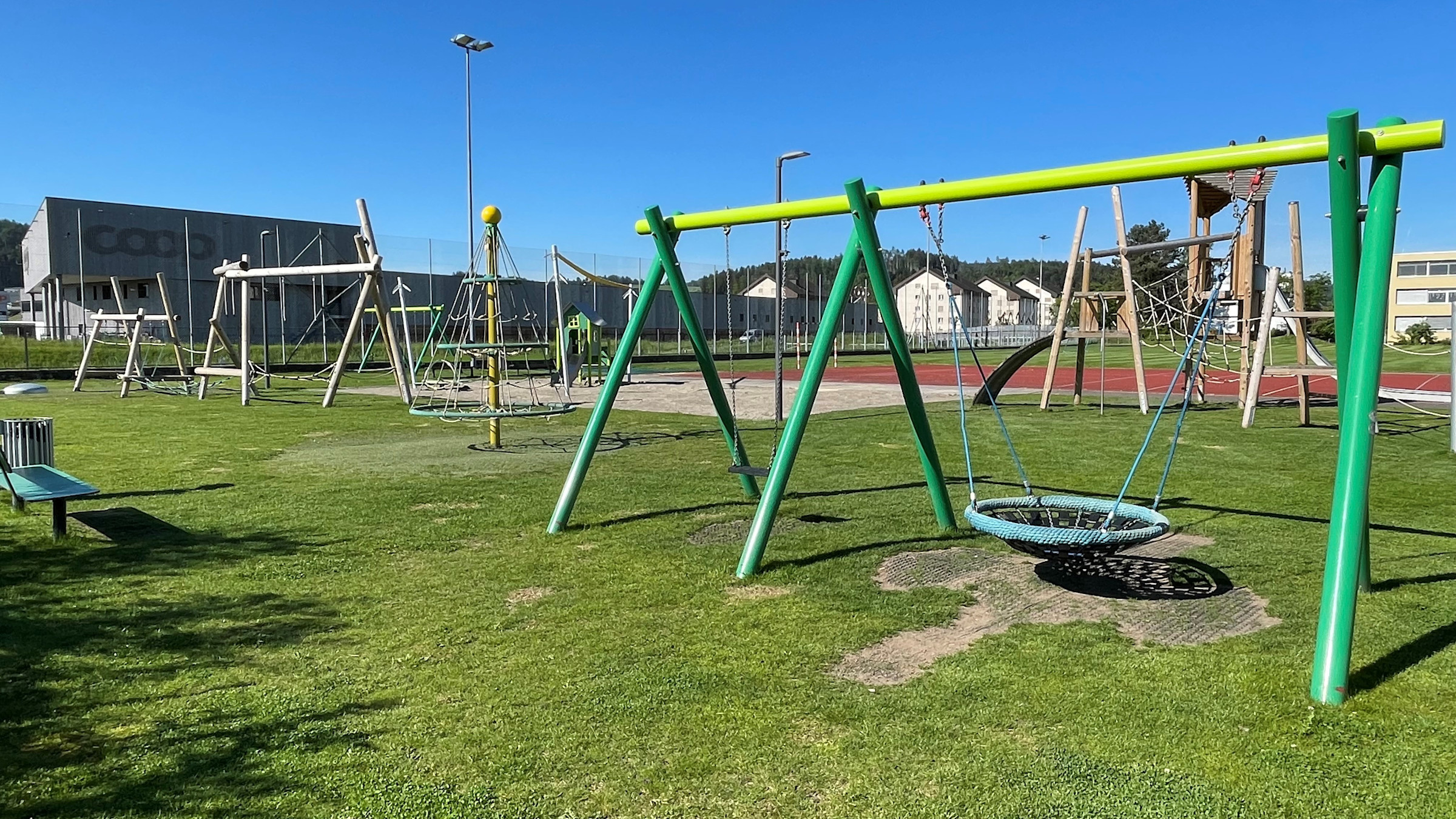 spielplatz_schule_3.jpg