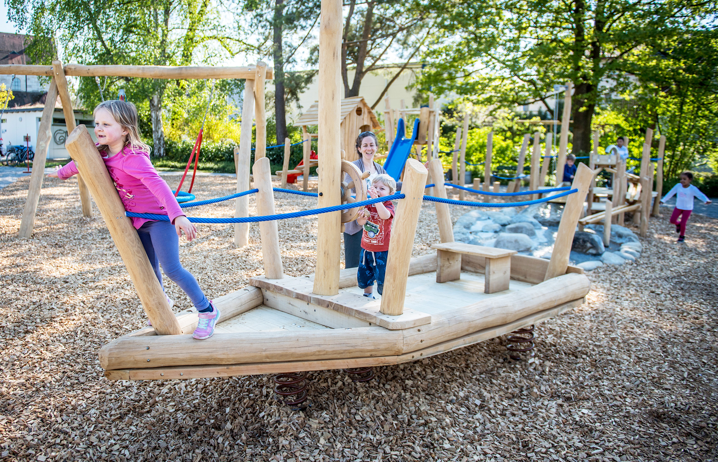 spielplatz_schlosswiese_romanshorn_1.jpg