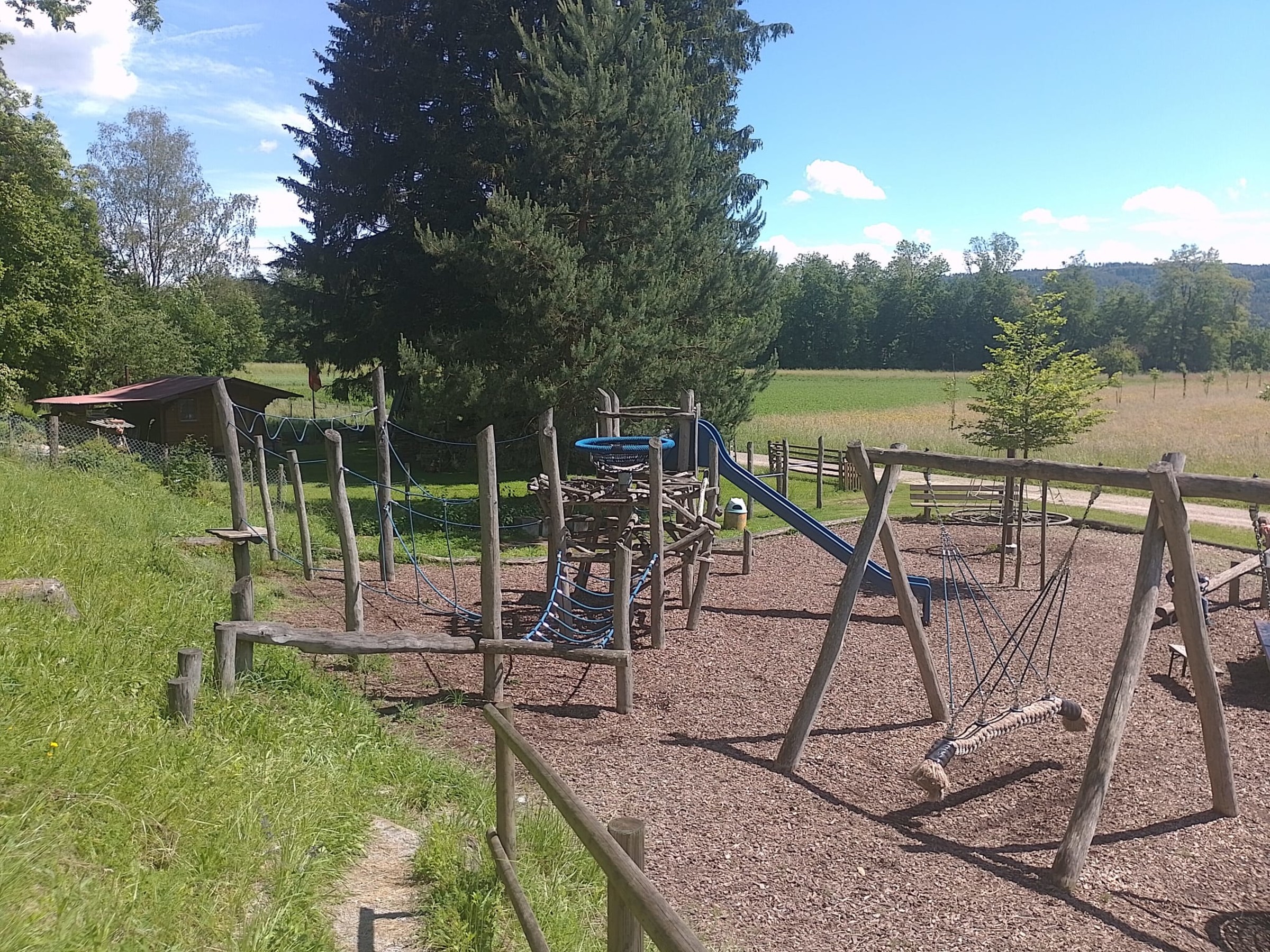 spielplatz_pfyn_02.jpg
