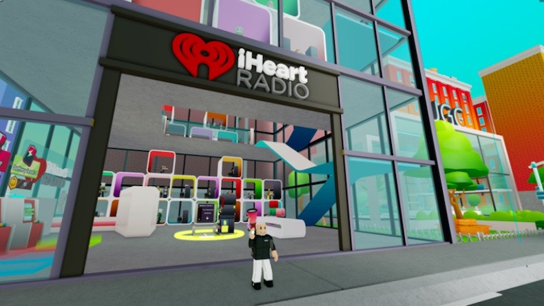 How to Get the FREE iHeartRadio Headphones on Roblox image