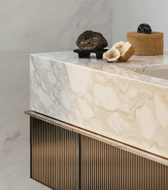 Bathroom sink marble details