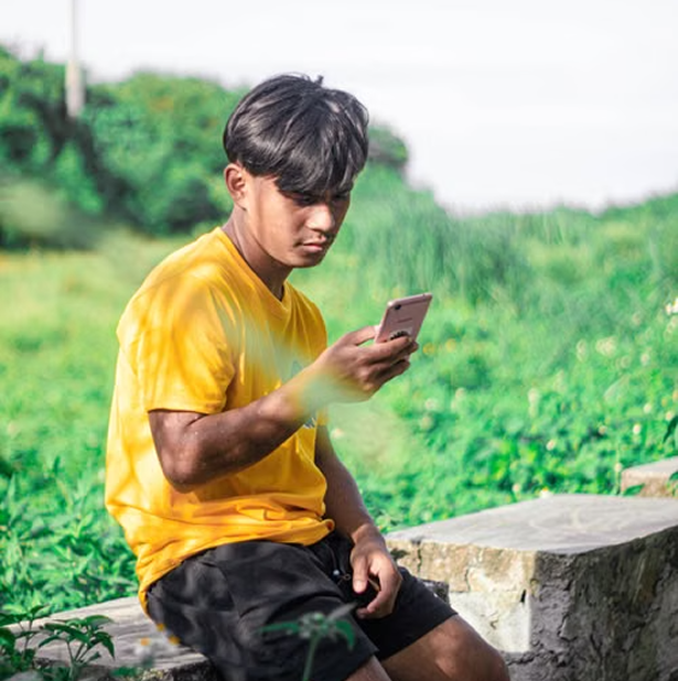 Man scrolling the phone