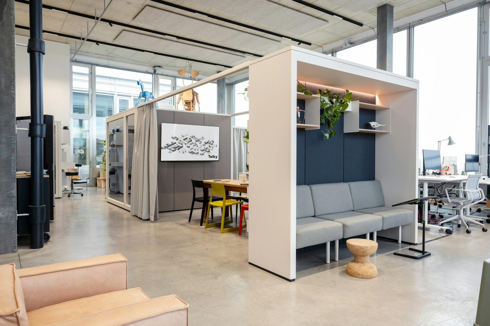 Yond, Dancing Office, Zürich